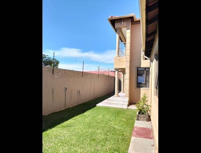 7 BEDROOM HOUSE FOR SALE IN NORKEM PARK